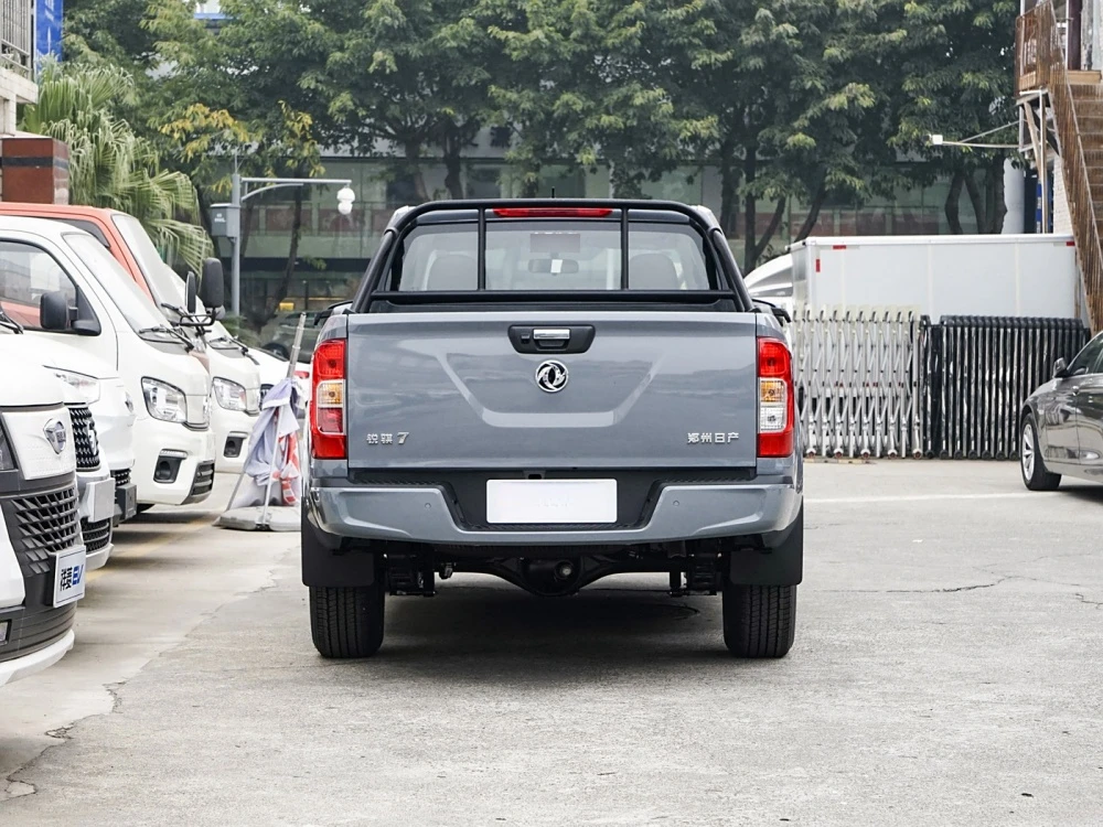 Самые продаваемые в мире товары 4x2 4x4 Dongfeng RICH7 пикапы с максимальной мощностью 168 кВт и регулировкой расстояния парковки PDC