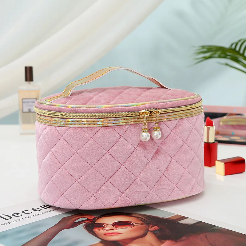 Wholesale Winter Portable Travel Daily Quilted Wash Organizer Bag Makeup Suitcase For Women Vintage Velvet Ladies Cosmetic Bag