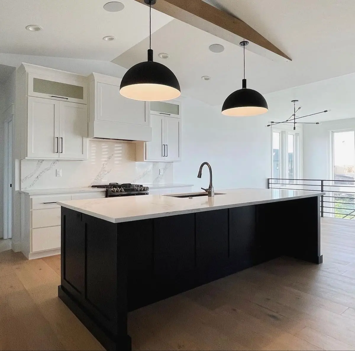 Custom Solid Wood Modern Luxury Kitchen Cabinets Kitchen Furniture Kitchen Cabinet