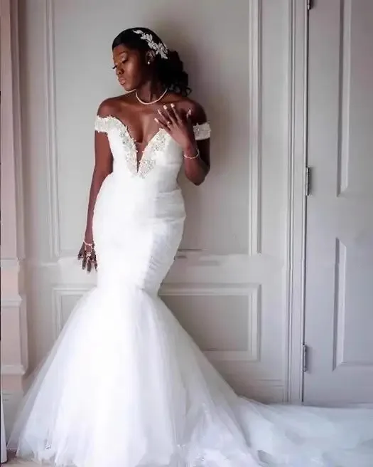 3190 High Quality Vintage Mermaid Wedding Dress One-Shoulder Lace Satin  Silhouette Chapel Train Ball Gown