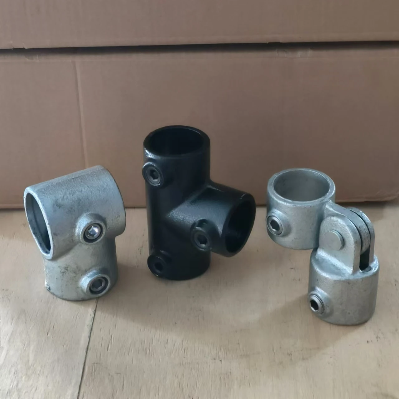 Malleable Iron Pipe Clamps Scaffolding Clamp Guardrail Railing Systems