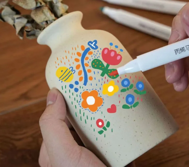 High quality 12-color acrylic marker for drawing graffiti Customized logo Easy to Wipe Whiteboard Markers