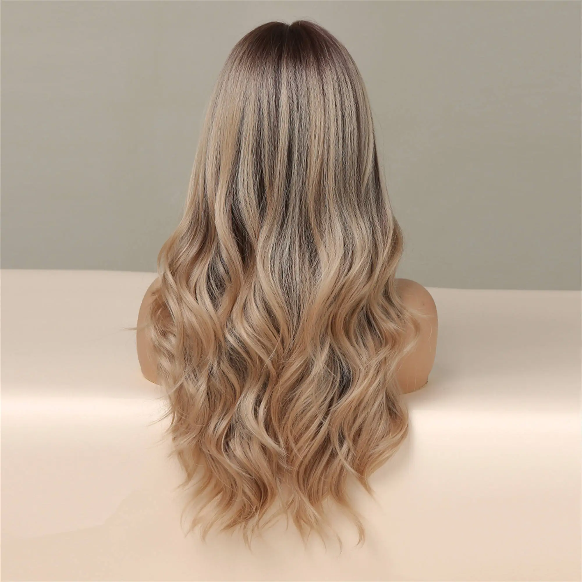 Stock Dark Brown Blonde Highlight Wigs with Bangs Long Water Wave Synthetic Wigs for Women Cosplay Daily Heat Resistant