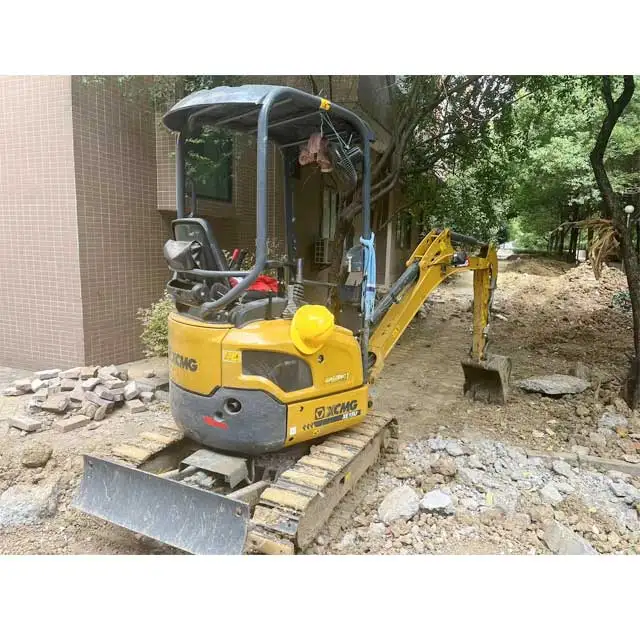 China crawler type mini excavator small mini bagging machine hydraulic excavator 2 tons excavator suitable for farm construction