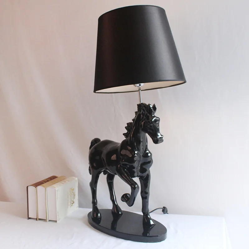 Latest Design Simple horse Shape Table lamp creative resin living room Table lamp black white For Home and Hotel Decoration