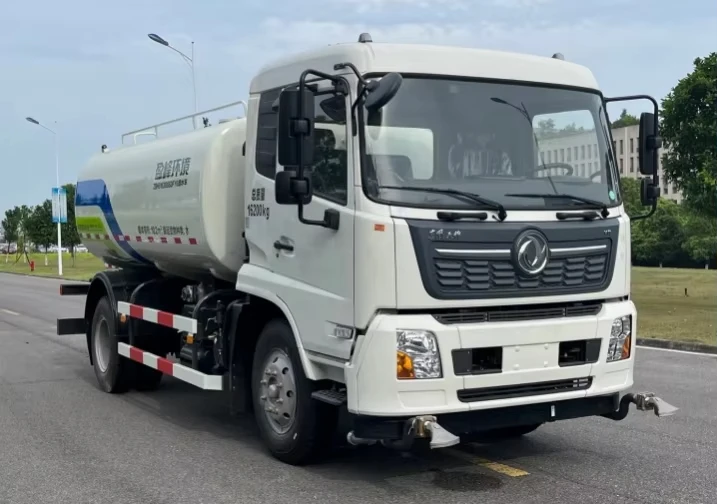 Dongfeng Cummins Engine 4X2 Special-Purpose Cement Trucks for City Road Cleaning & Water Transportation
