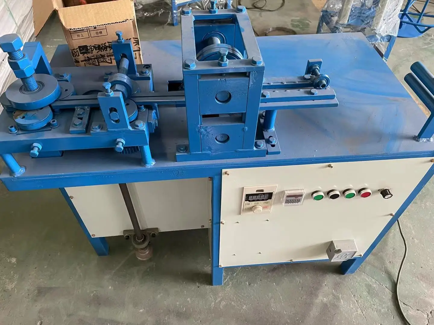 Провод колючая машина для изготовления колючей проволоки делая