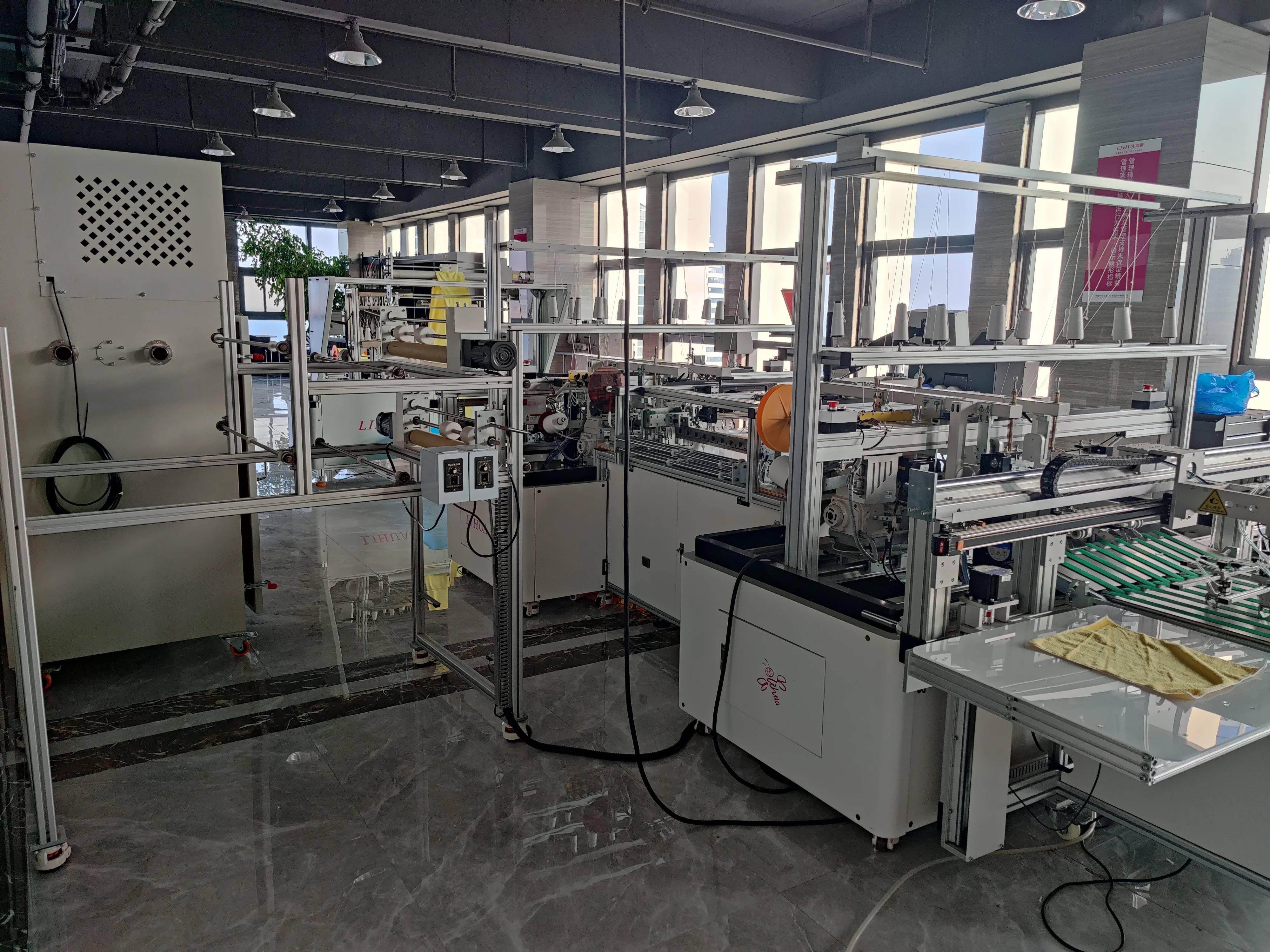 Lihua automatic microfiber towel production unit 5000r/min cloud rail suction cup material retrieval towel making machine