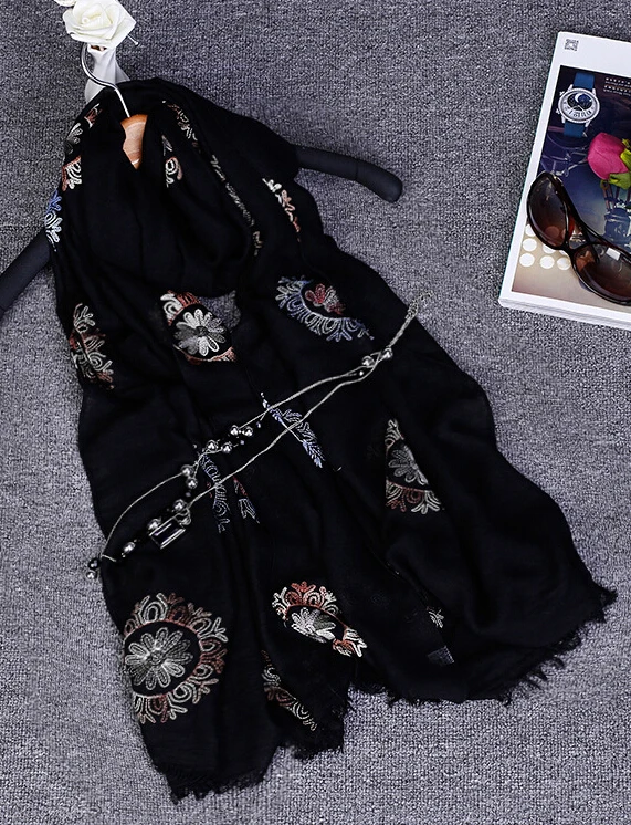 
S5112 New style embroider scarf soft hand-feeling fabric factory direct sale 