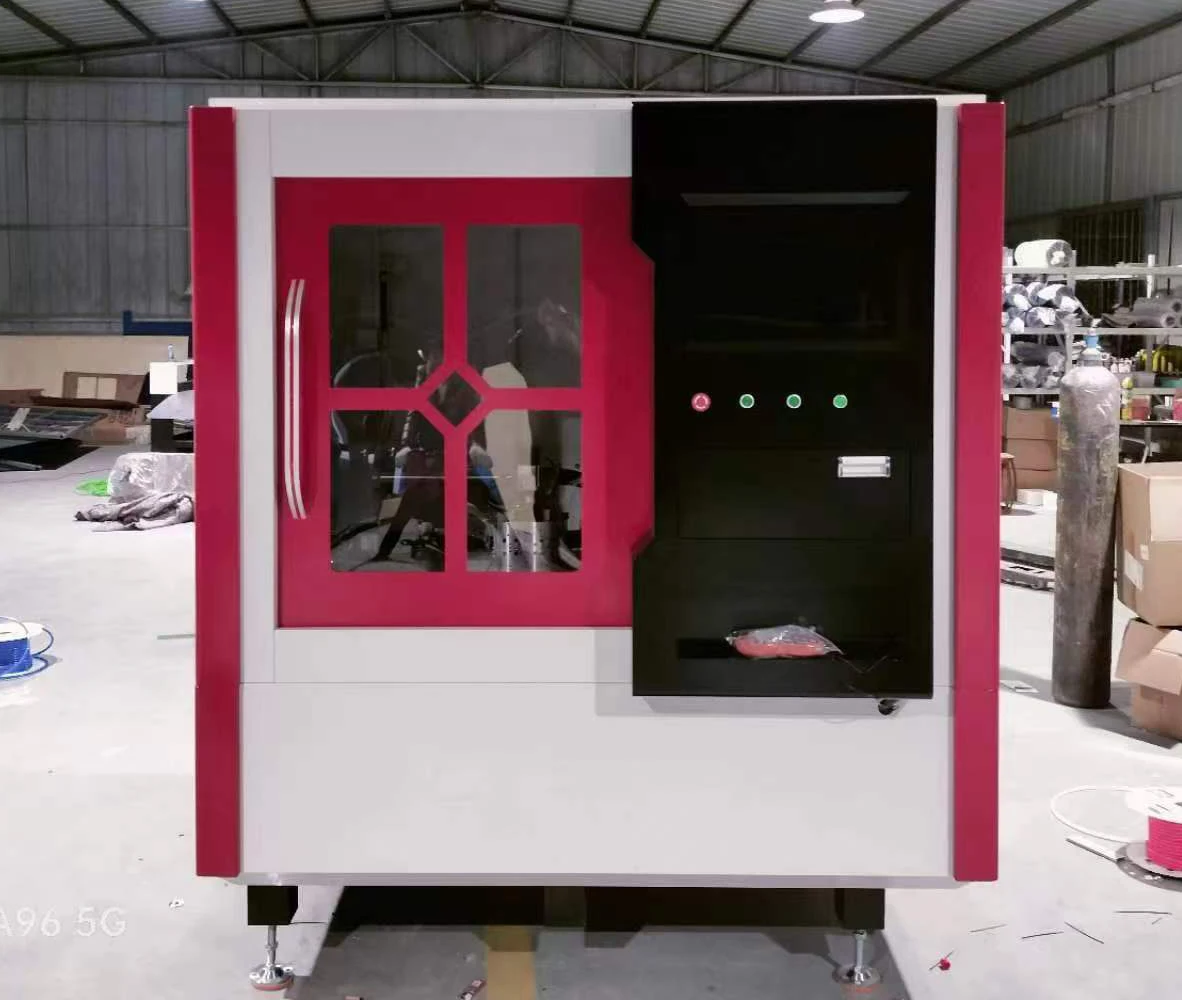 stainless steel Cut Equipment carbon steel Cutter 1390  metal Fiber Laser Cutting Machine with surrounding cover