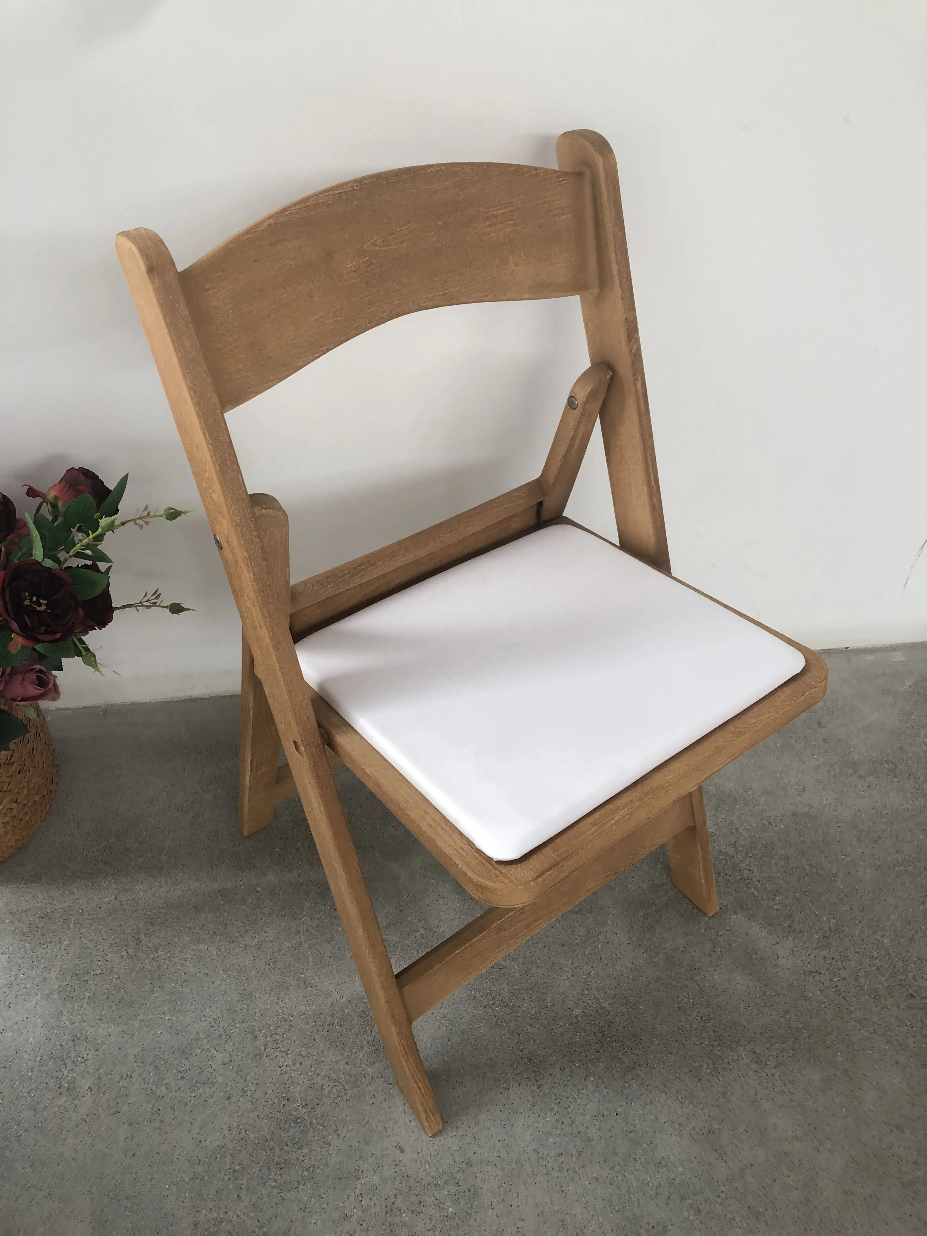 Wooden Similar Nature Color Folding Wedding Plastic Folding Chairs for Event Rental Garden