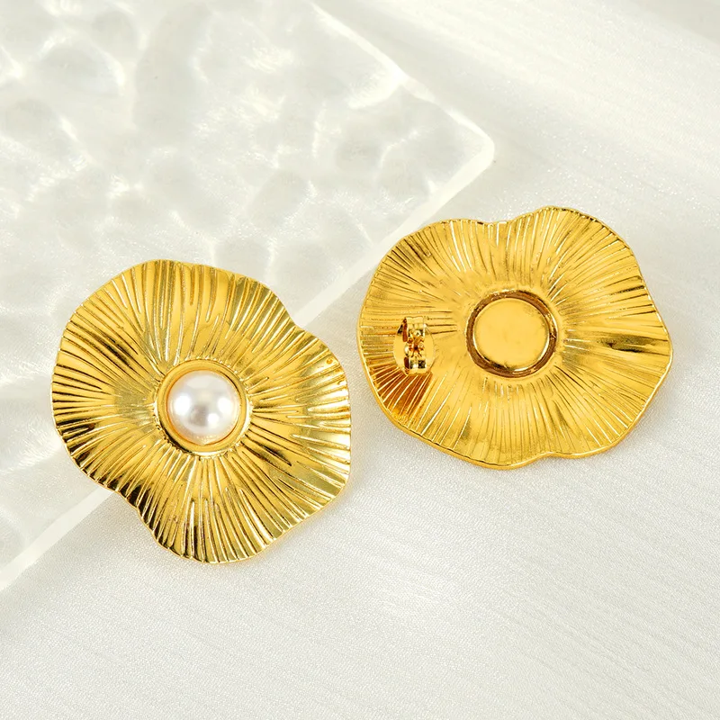 Винтажные стильные серьги из титановой стали 18k позолоченный лепесток формы высокого касания нержавеющей инкрустированный жемчуг для женщин