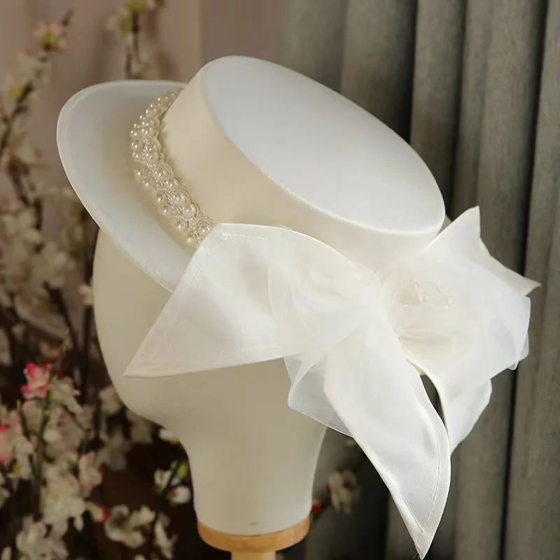 Women FFrench elegant pearl flat top hat female spring and summer travel fashion everything flat eaves British wedding dress hat