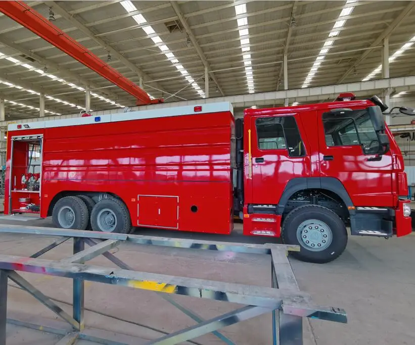 Sinotruk SINOTRUCK HOWO 4X2 6x4 8X4 форма и водный Тип пожарная машина