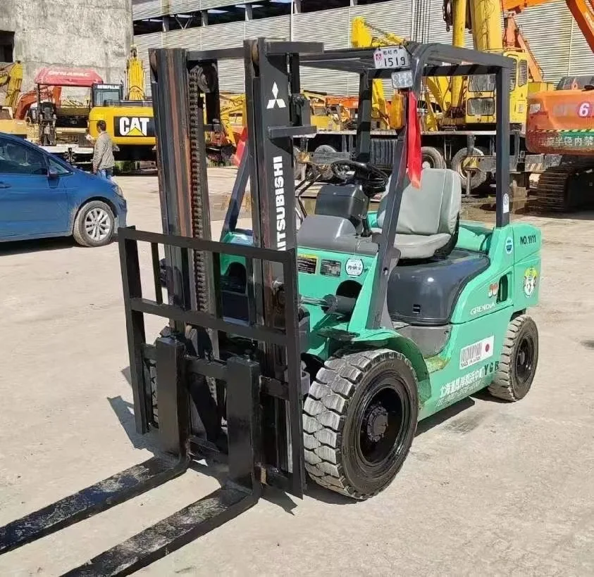 Used MITSUBISH Electric Stacker Forklift  good durability and high quality secondhand FD30 forklift