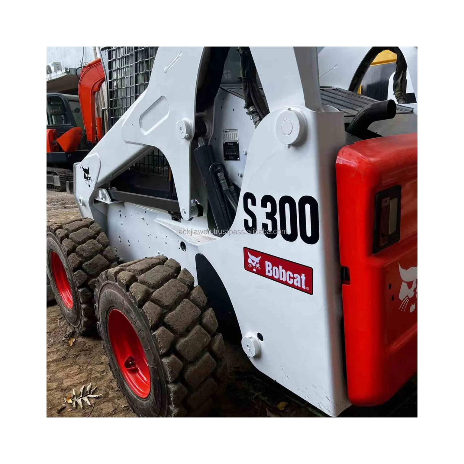 Подержанные слайд-погрузчики с хорошими условиями работы BOBCAT S300 3TON EPA и CE для продажи по низким ценам бесплатная доставка