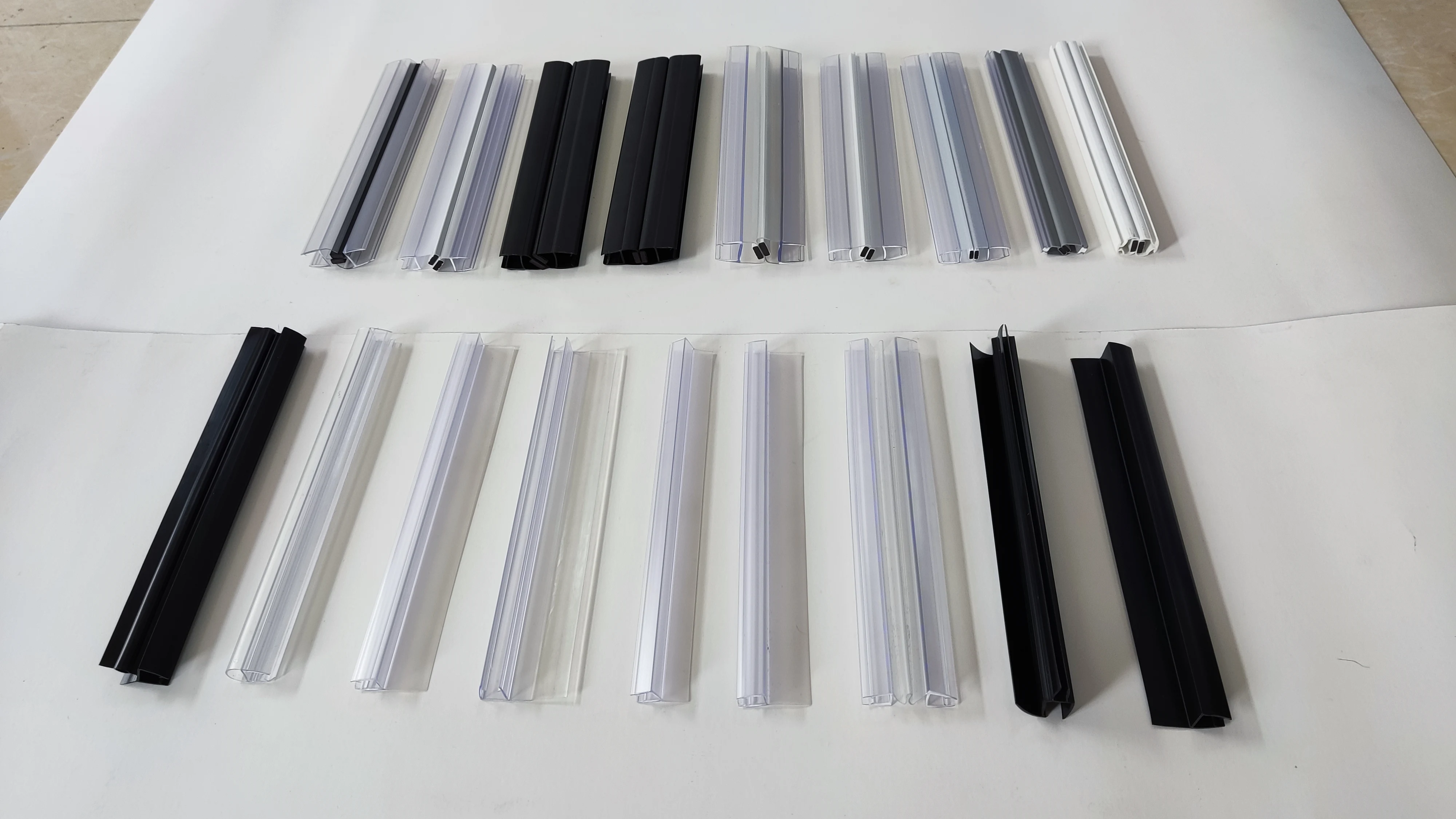 Customization Dustproof Insectproof Soundproof Magnet Rubber Strip Plastic Seal Profile Refrigerator Door Gasket Seal