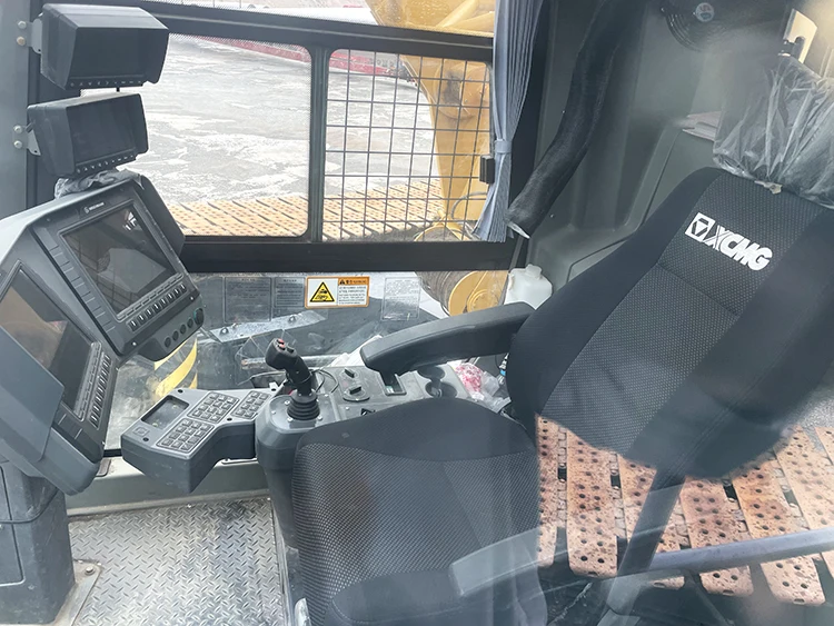 XCMG Official XGC11000A Construction Equipment 650 Tons Second Hand Crawler Crane for Sale