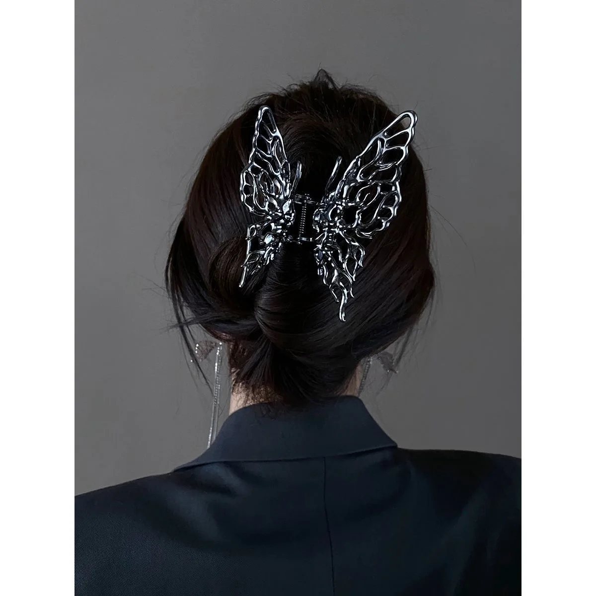 Wholesale Metal Irregular Big Butterfly Clips Alloy Hollow Shark Hair Claw Women Hair Clips Alloy Barrette Crab Hair Claws