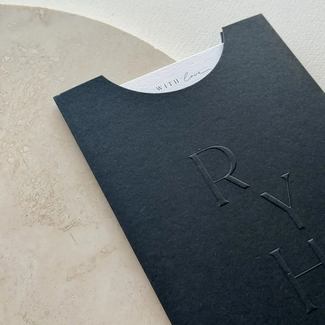 Custom Luxury Beige Eco-friendly Cotton Pocket Envelope Convex Embossed Paper Envelopes for Wedding Invitation