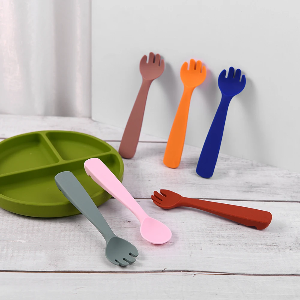 Wholesale Silicone Baby Weaning Spoon First Kids Feeding Utensil BPA Free Silicone Baby Spoon and Fork Set