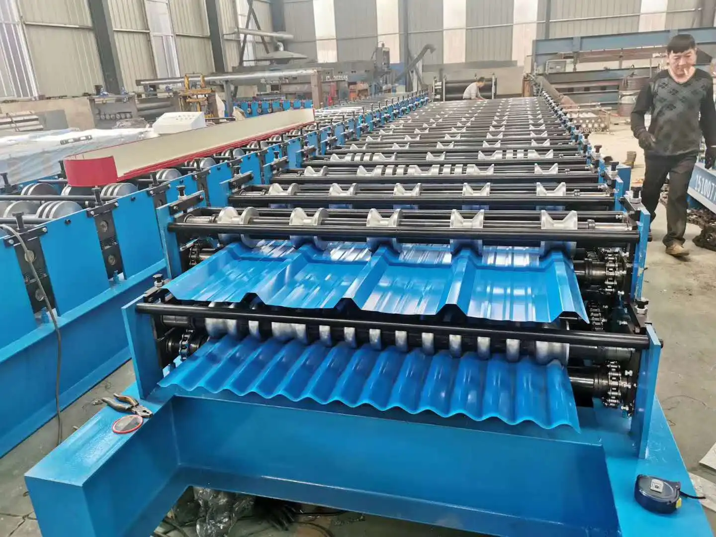 Double layer metal roof panel corrugated shape roll forming machine roll plate forming tile machine price