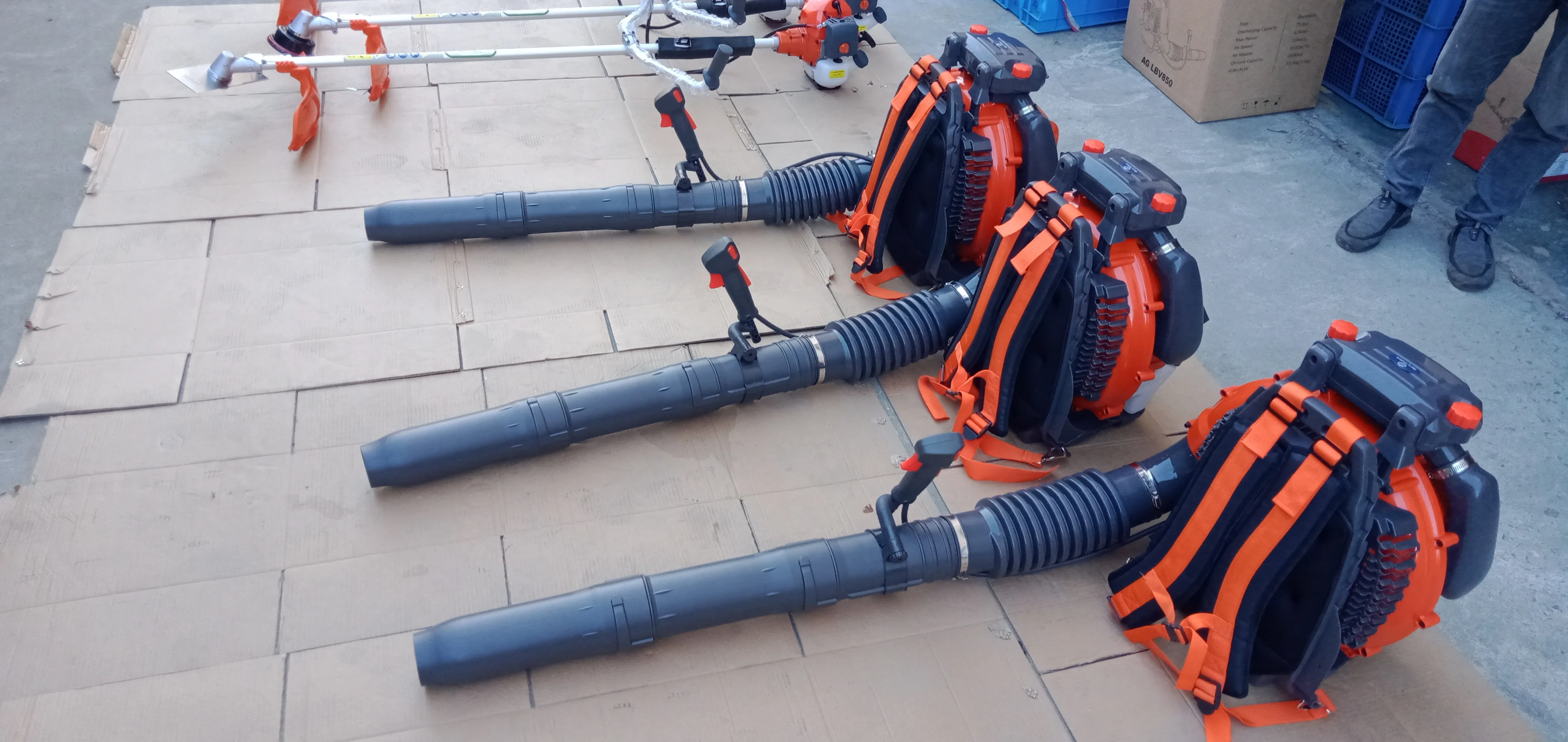 Professional Gasoline portable Leaf Blower 2 Stroke Backpack Petrol 75.6cc Vacuum Leaf BlowerNTLB850B