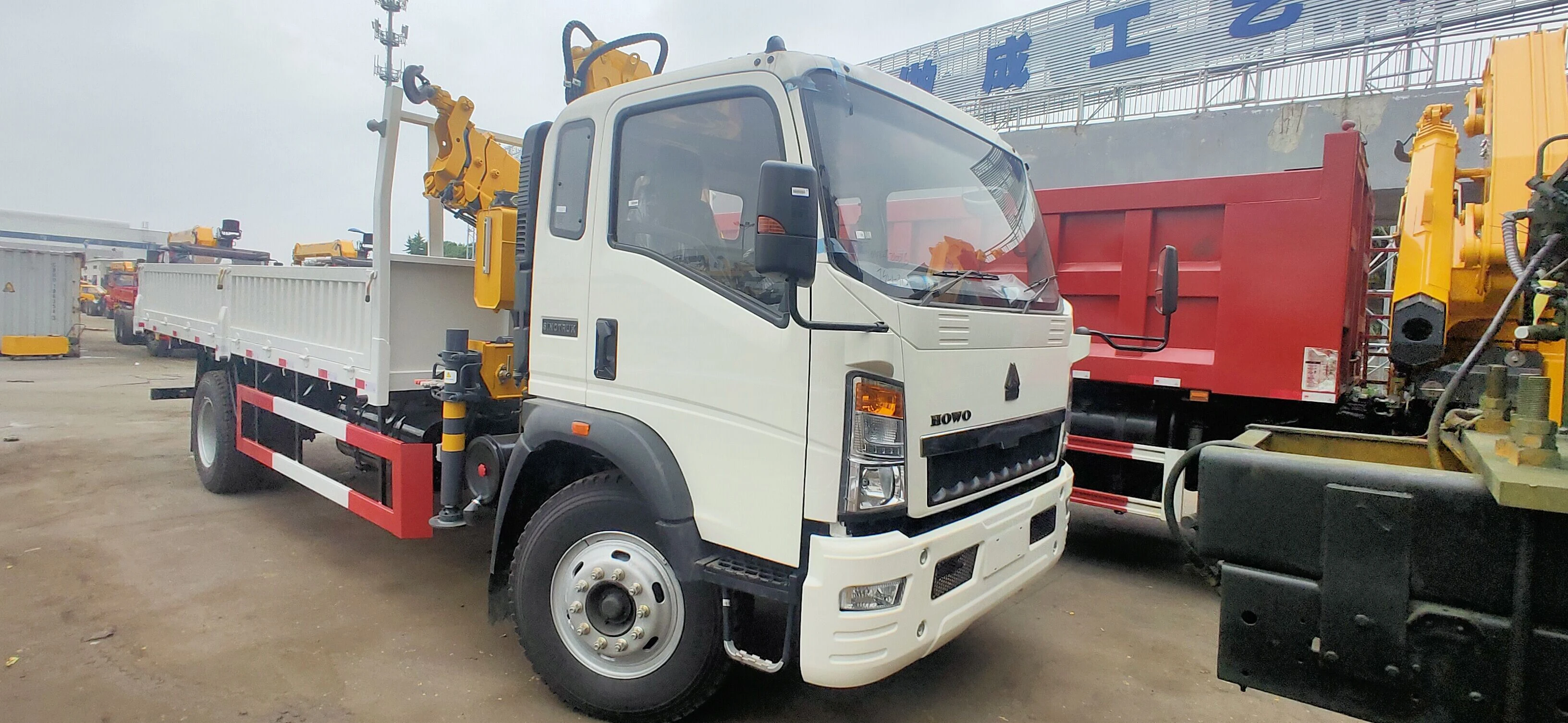 IN PROMOTION!! 14Ton Hydraulic small crane for warehouse Construction Lifting Height 25m arm boom crane truck Camion guindaste