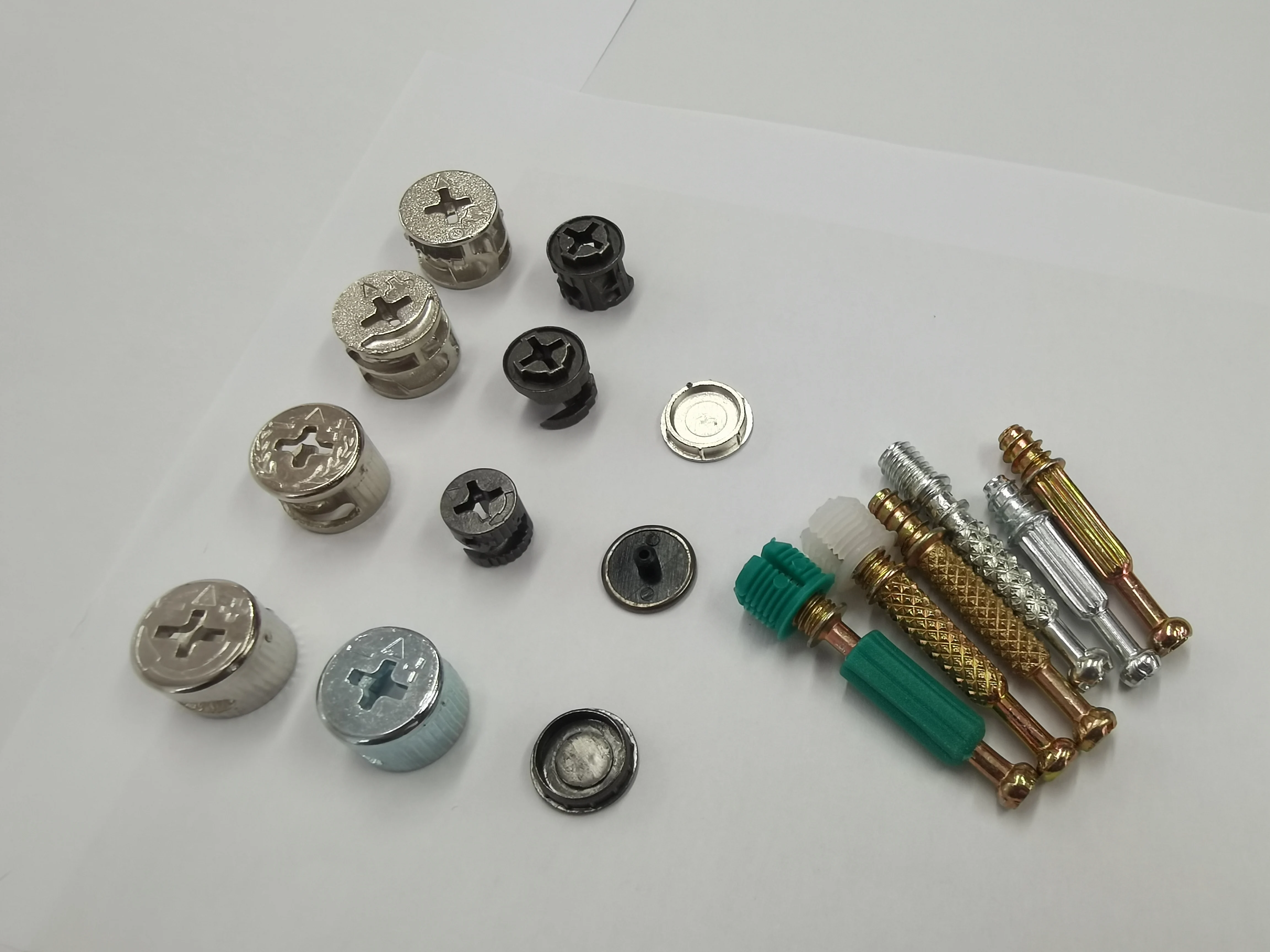 M3-m6 Zinc Plated Steel Nickel Silver Cheese Head Stainless Steel Furniture Connector