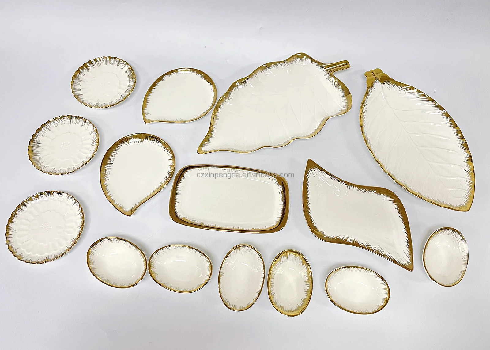 Chaoda cute and small gold rim ceramics bowl sauce dishes Tapas bowl porcelain Snack bowl with different gold rim stock