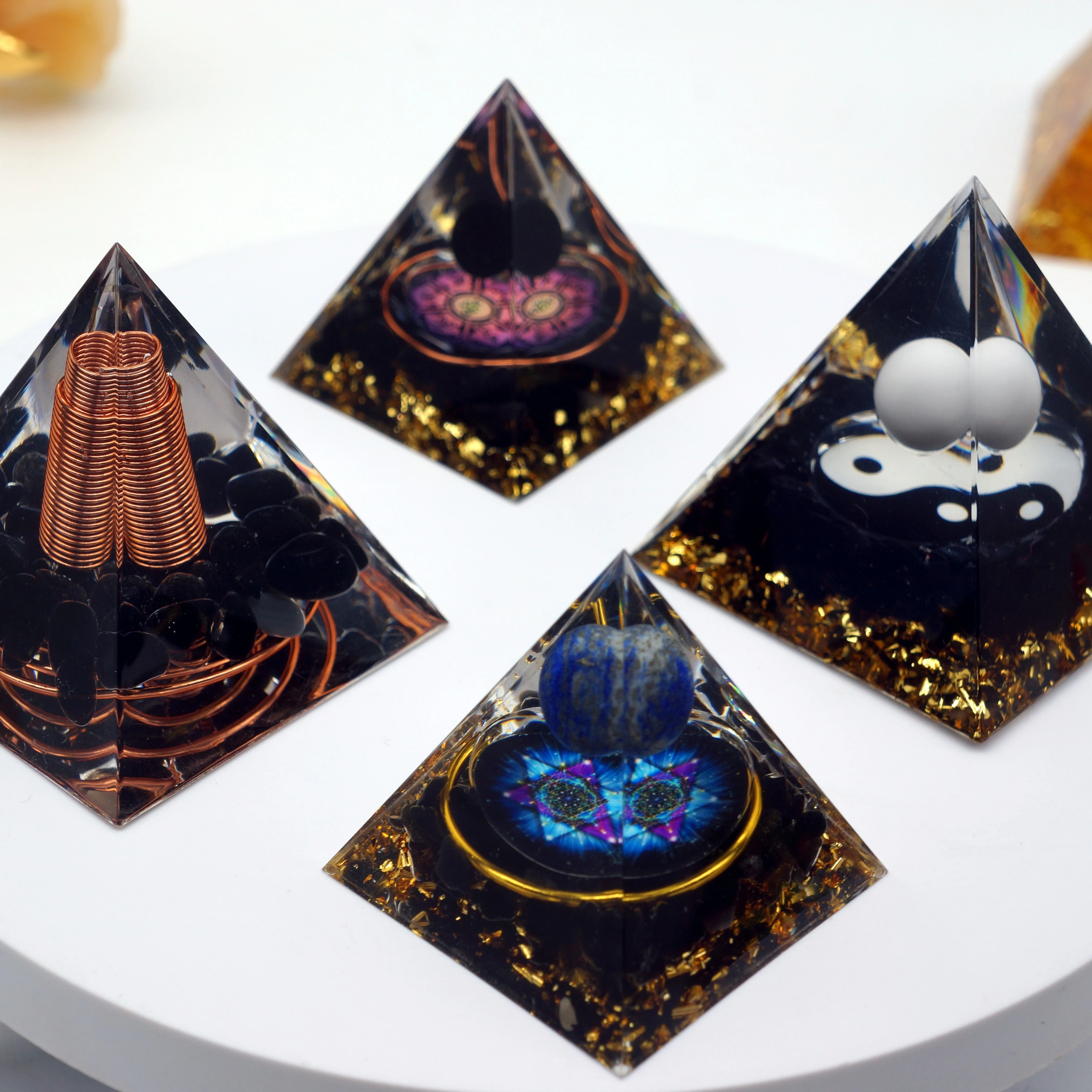 Natural spiritual 5cm 6cm organite pyramid healing products orgonite crystal pyramid for fengshui