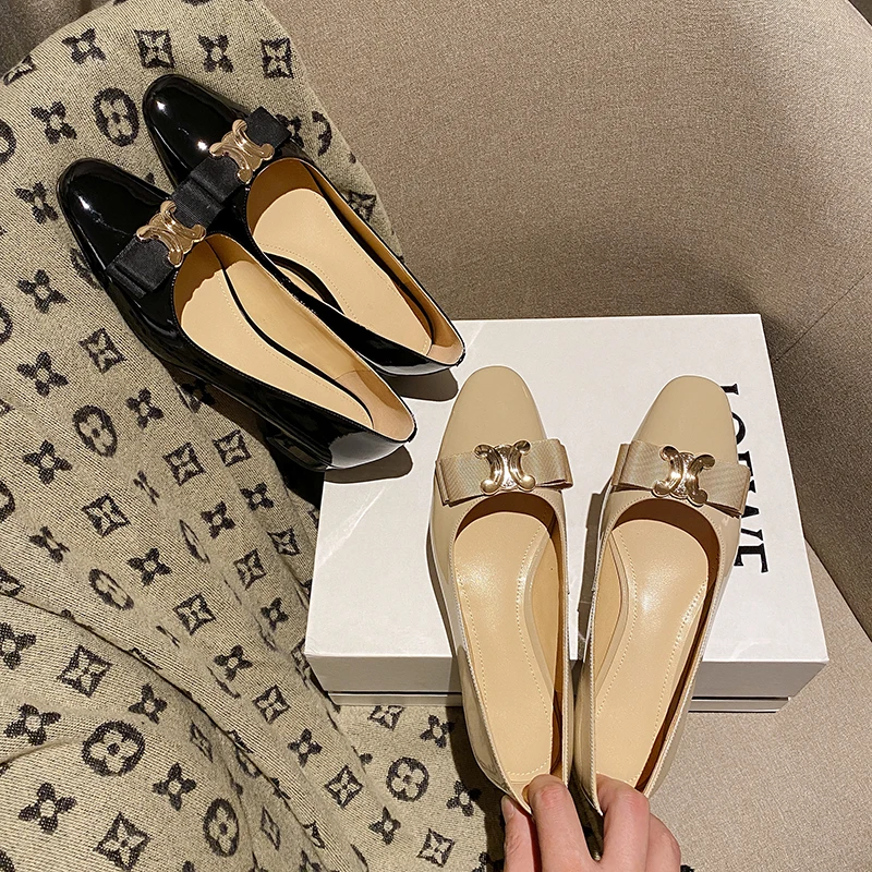 Wholesale Amazon hot models large size full leather ladies runaway driving single shoes ballet flats