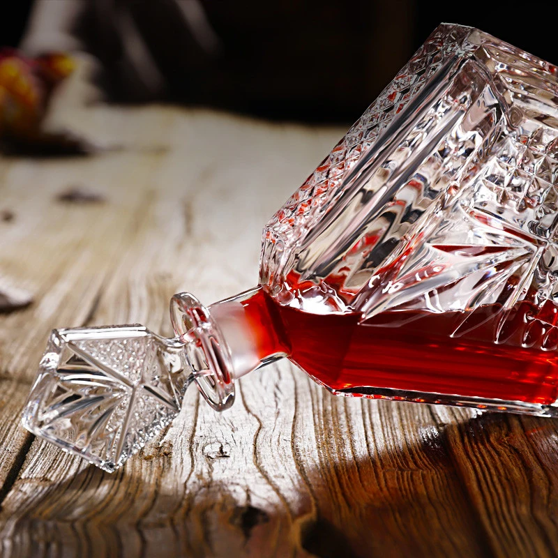 
Wholesale Customize Crystal Wine, Whiskey, Triangular Decanter Bottle with Stopper 650ml 
