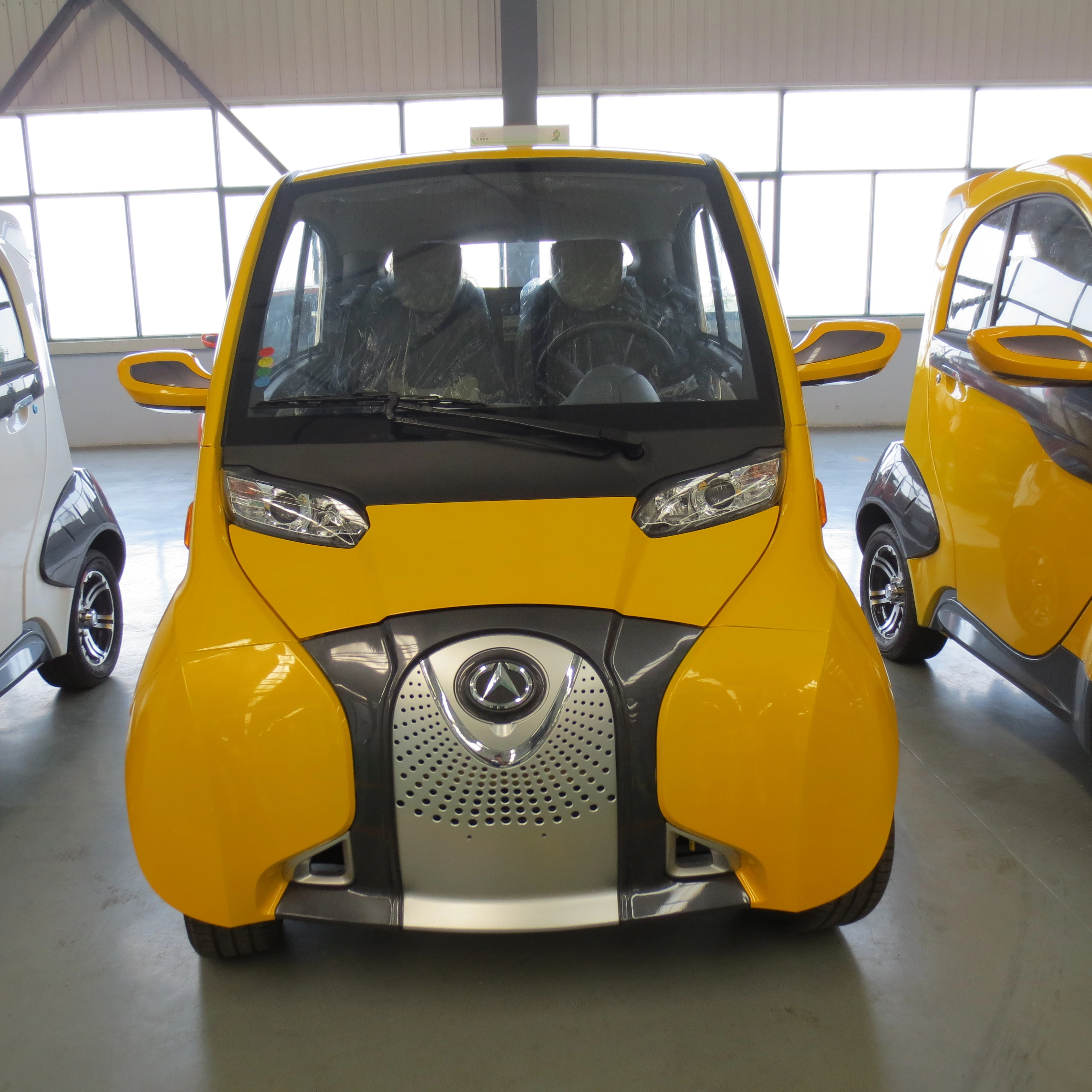 Chinese New Design 2 Seaters 4 Wheel Mini Electric Smart Car For Adults And Old