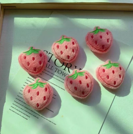 Super cute everything with pink Strawberry Brooch Embroidery Tender powder small strawberry pin dress bag Shoes accessories
