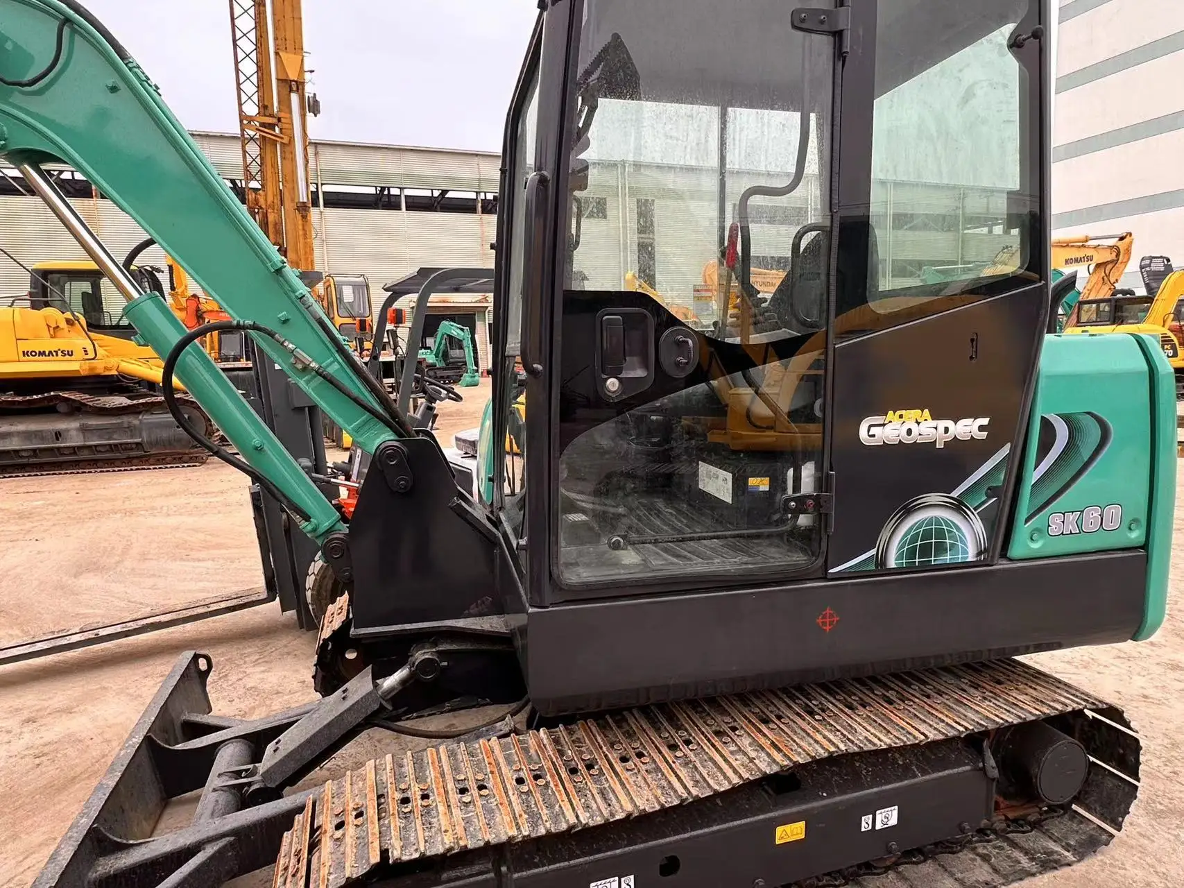 High quality Japanese original Kobelco SK60 used mini excavator Kobelco SK60-8 sk60-10 crawler excavator for sale at low price