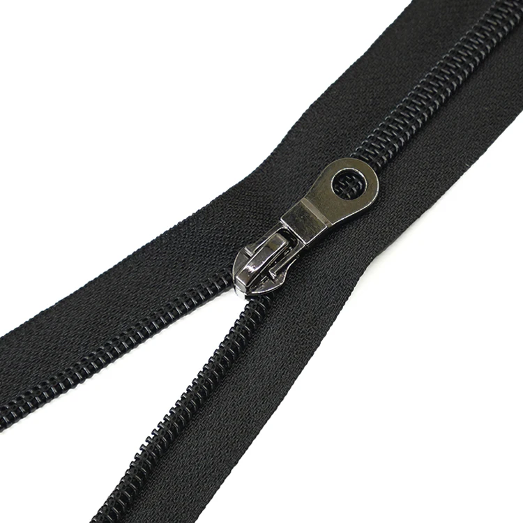 High quality suitcases, bags, clothing accessories factory customized fashion NO.5 nylon zipper long chain zipper roll