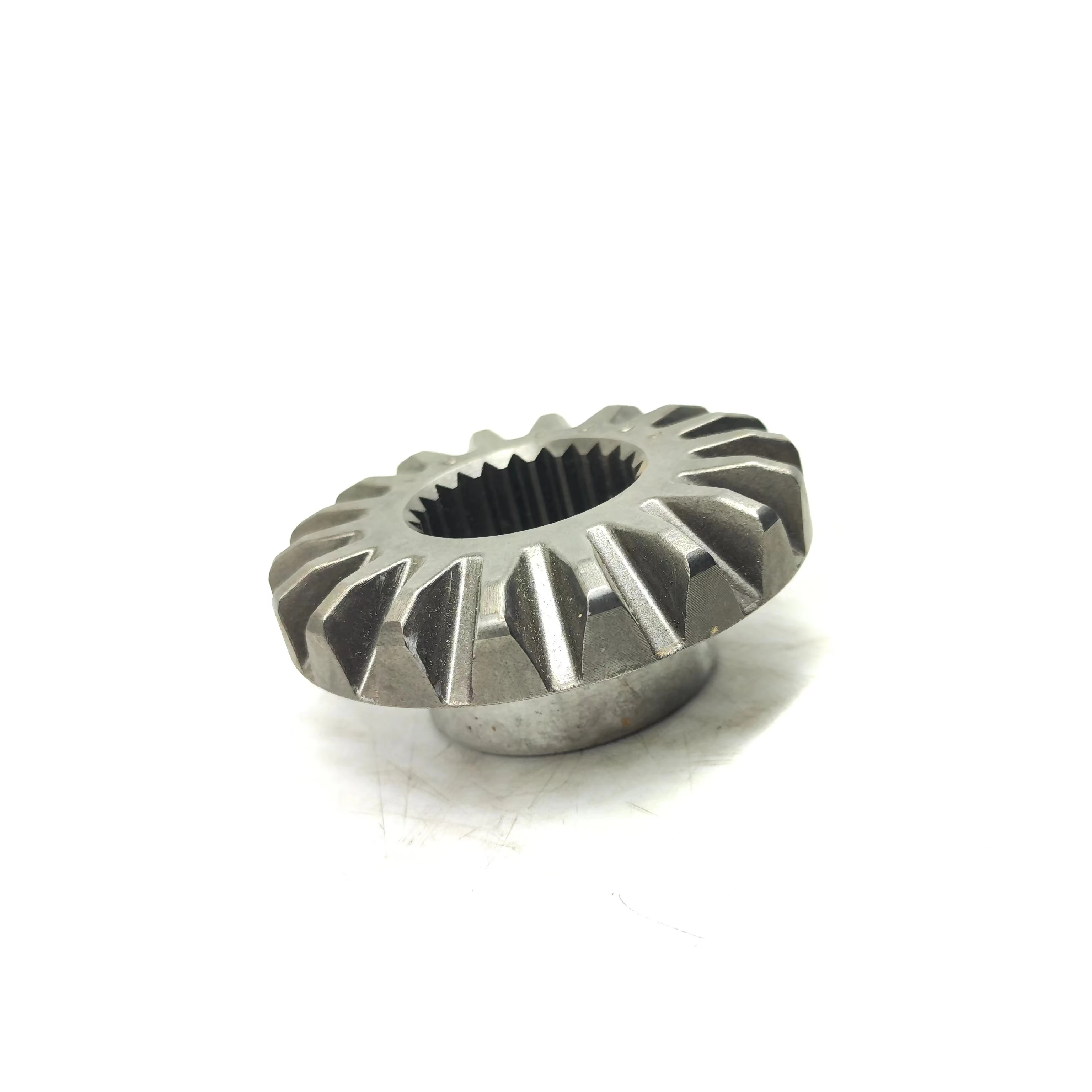 The manufacturer mass produces silver heavy carton packaging differential pinion