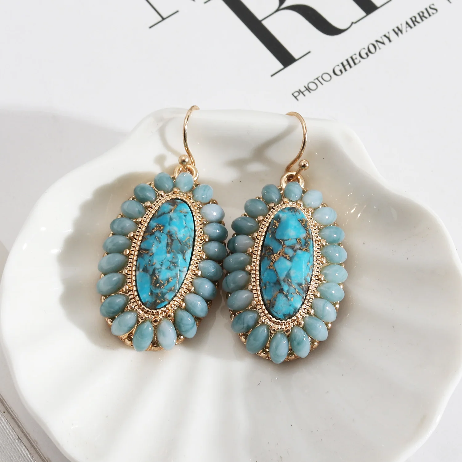 2022 New Bohemian Vintage Abalone Shell Geometric Oval Pearl Inlaid Turquoise Earrings For Women