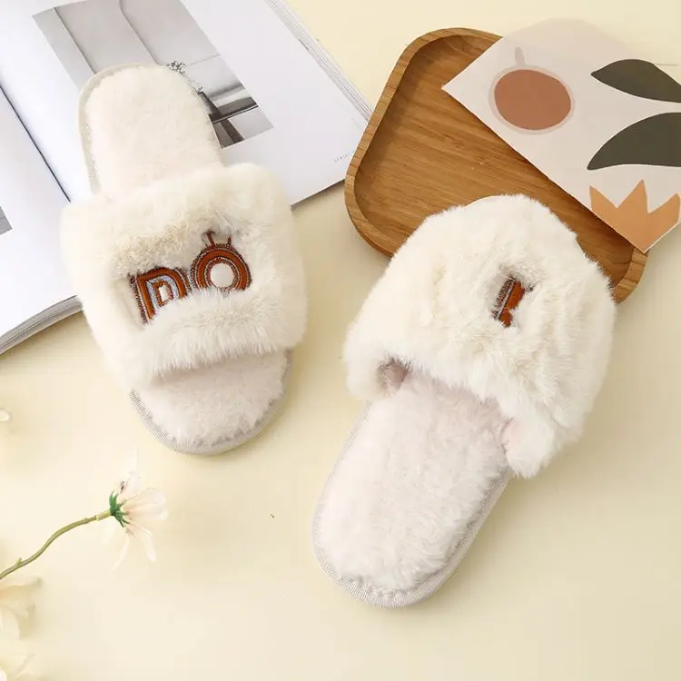 Soft customised 2024 furry pattern soft women slipper for home ladies famous winter slides