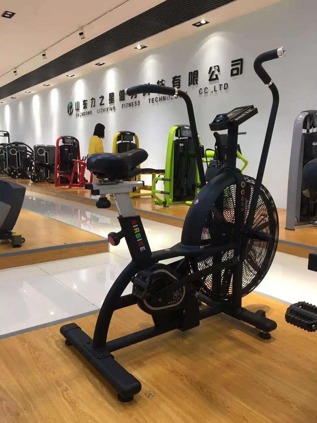 Manufacturer Fitness Equipment Body Building Upright Air Electric Bike Air Row Machine Mechanism