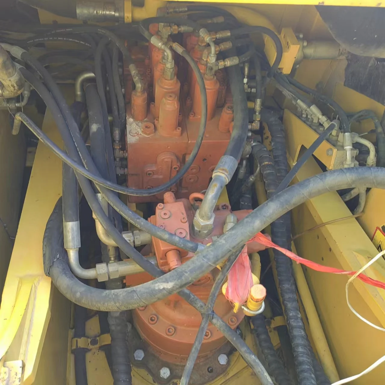 Used  Small Excavator  China Brand Liugong CLG922E 22 Ton Crawler Excavator Road Construction Machine