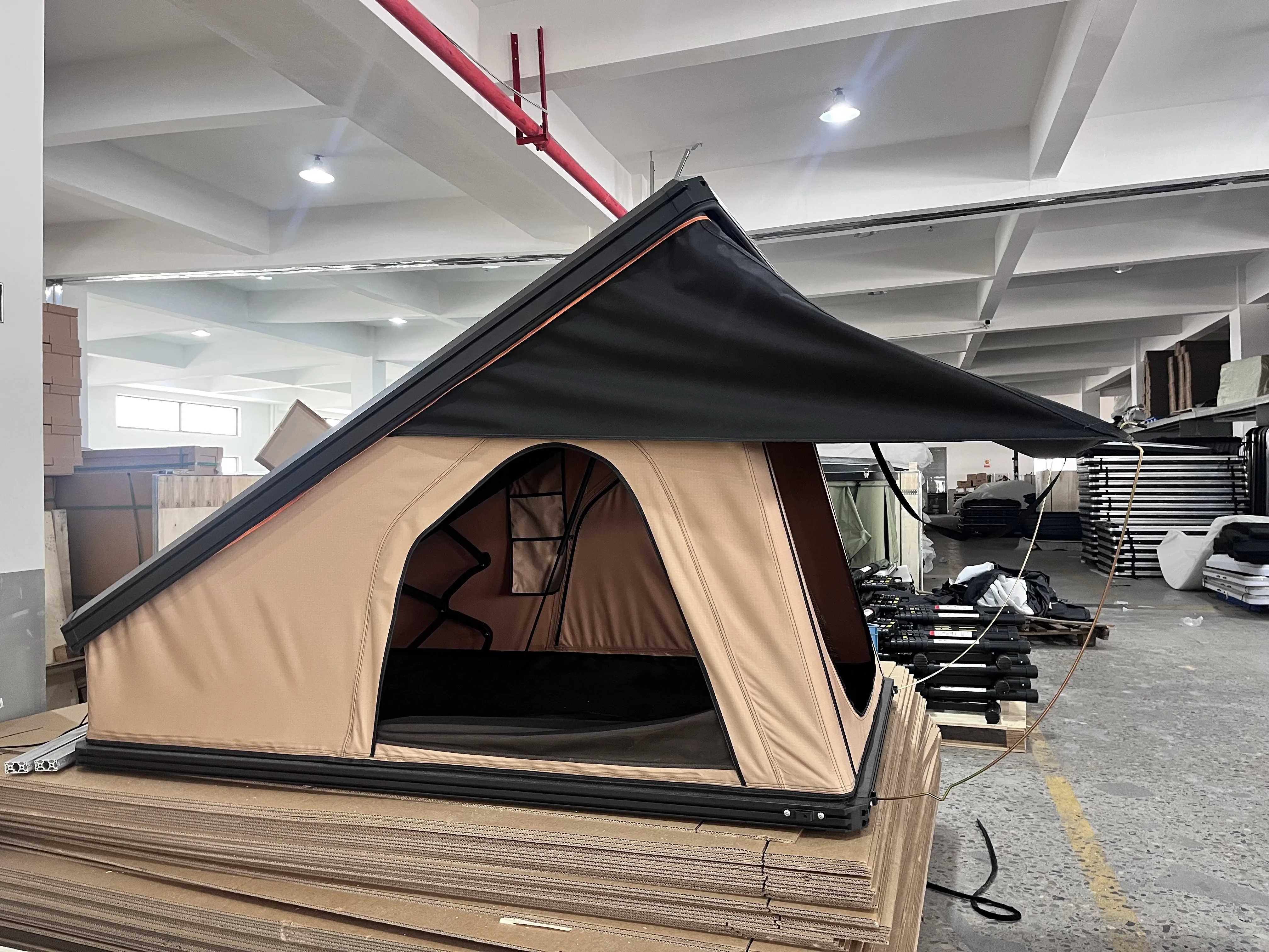 Aluminium triangle Shell Camping SUV Car RoofTop Tent hard shell Cover car Roof top Tent for sale