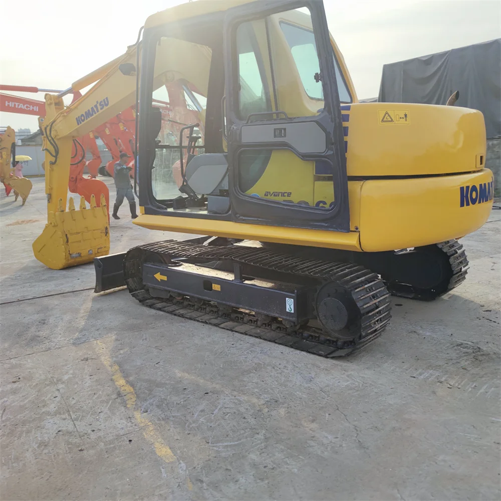 Недорогой экскаватор Komatsu PC60