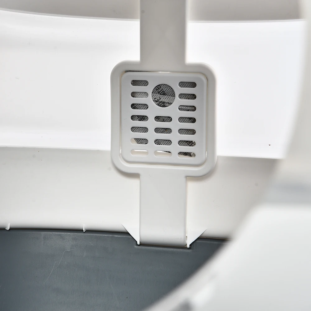 Wholesale Pet Cleaning Cat Products Eggshell Large Space Box Closed Splashproof Deodorizer Cat Litter Box with Litter Scoop