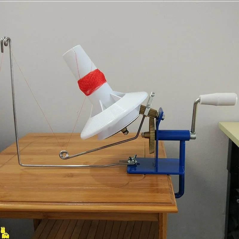 Medium size household hand winding machine Winding device Convenient and easy to use knitting tool