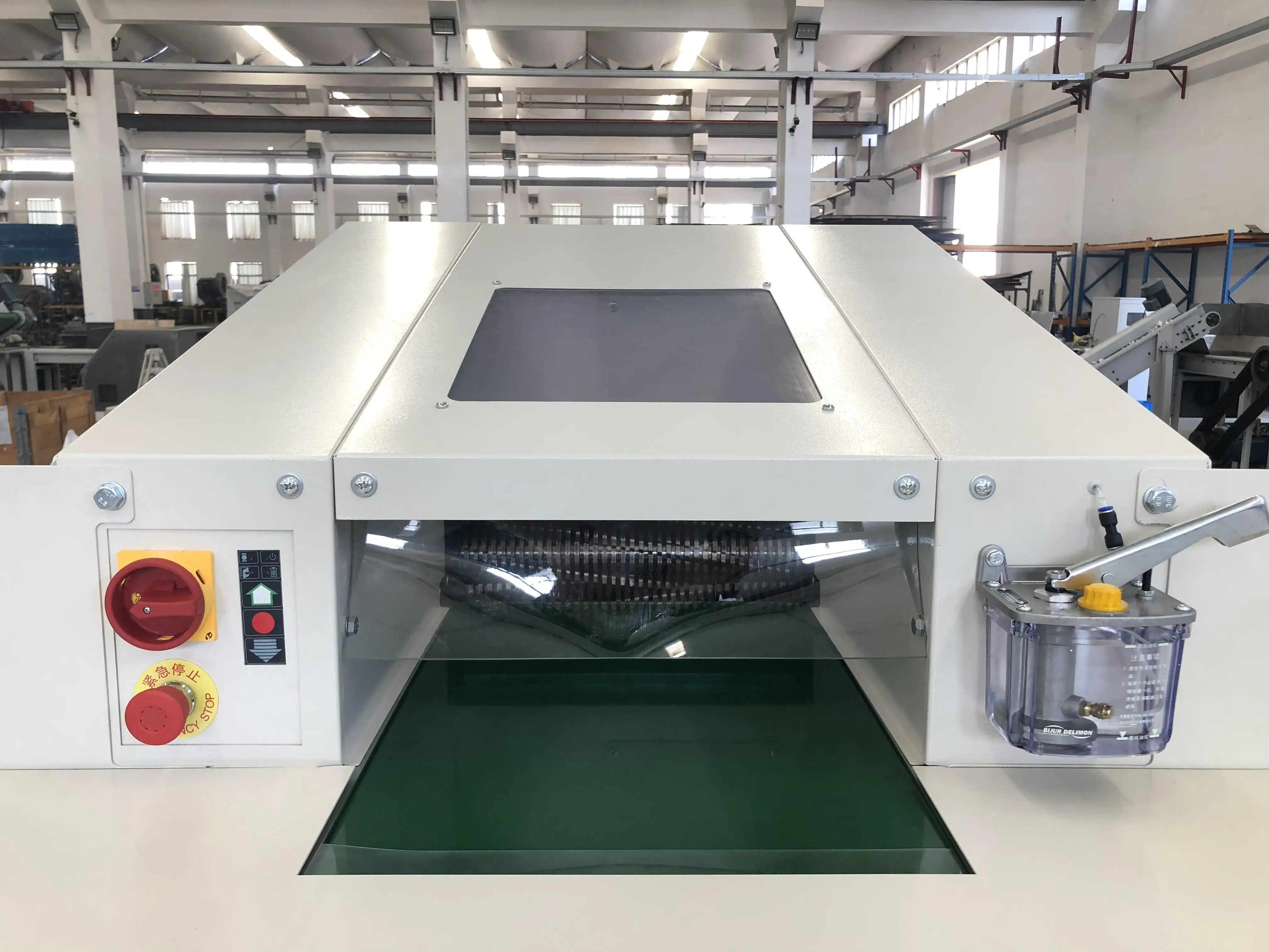 Cardboard Recycling Machine/Carton Shredder/Cardboard Shredder