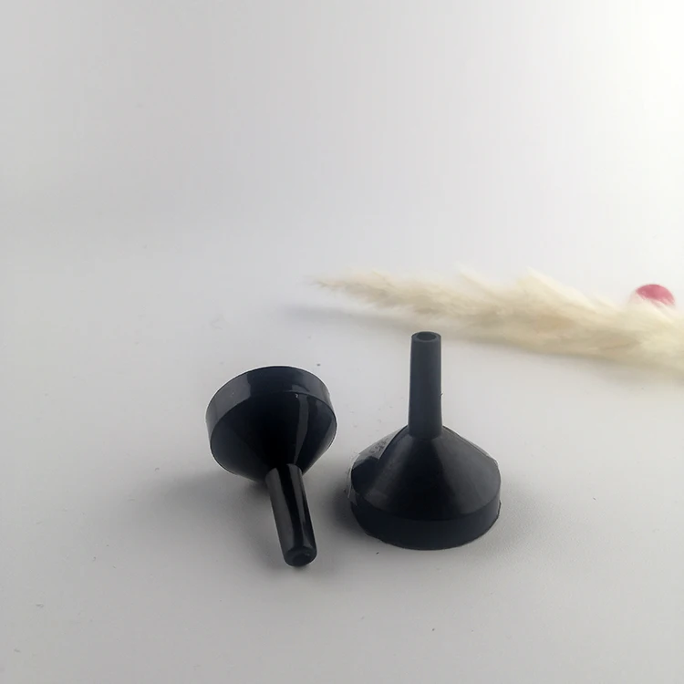 High-quality plastic mini household triangular oil funnel narrow mouth mini thickened kitchen experimental funnel