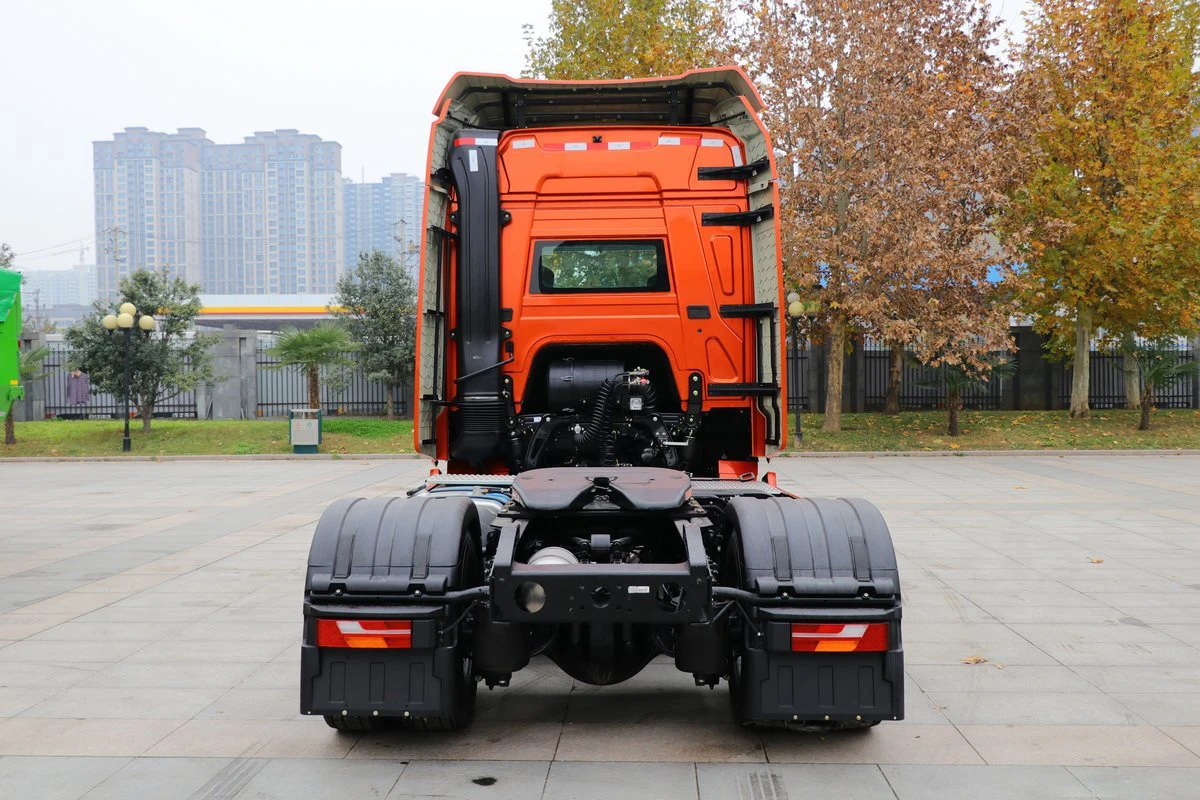 Loading capacity 30tons 4x2 diesel 430hp 6 cylinders euro 6 engine six wheeled 315/80r22.5 tires A/C ABS 12MT tractor head truck