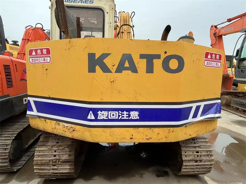 Used KATO HD250 Japan Made Mini Hydraulic Crawler Excavator Digger Earth Moving for Sale
